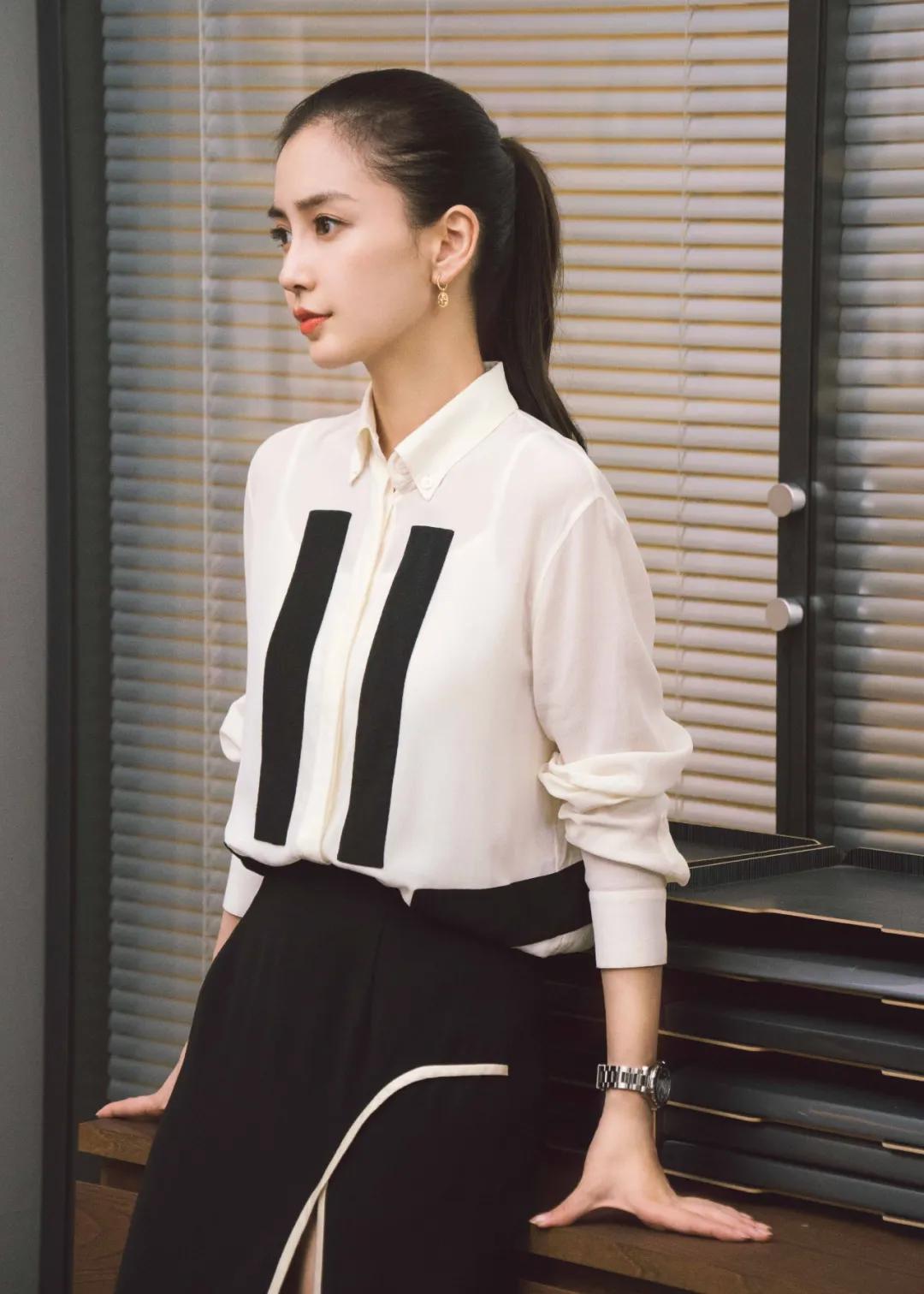 周雨彤的穿搭白衬衫,周雨彤刘雯钟楚曦