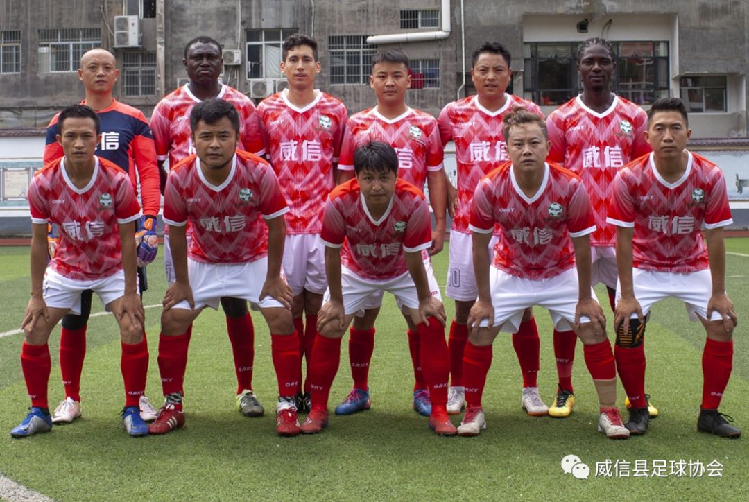 三市镇的足球比赛,我县首次举办全国县域足球赛事