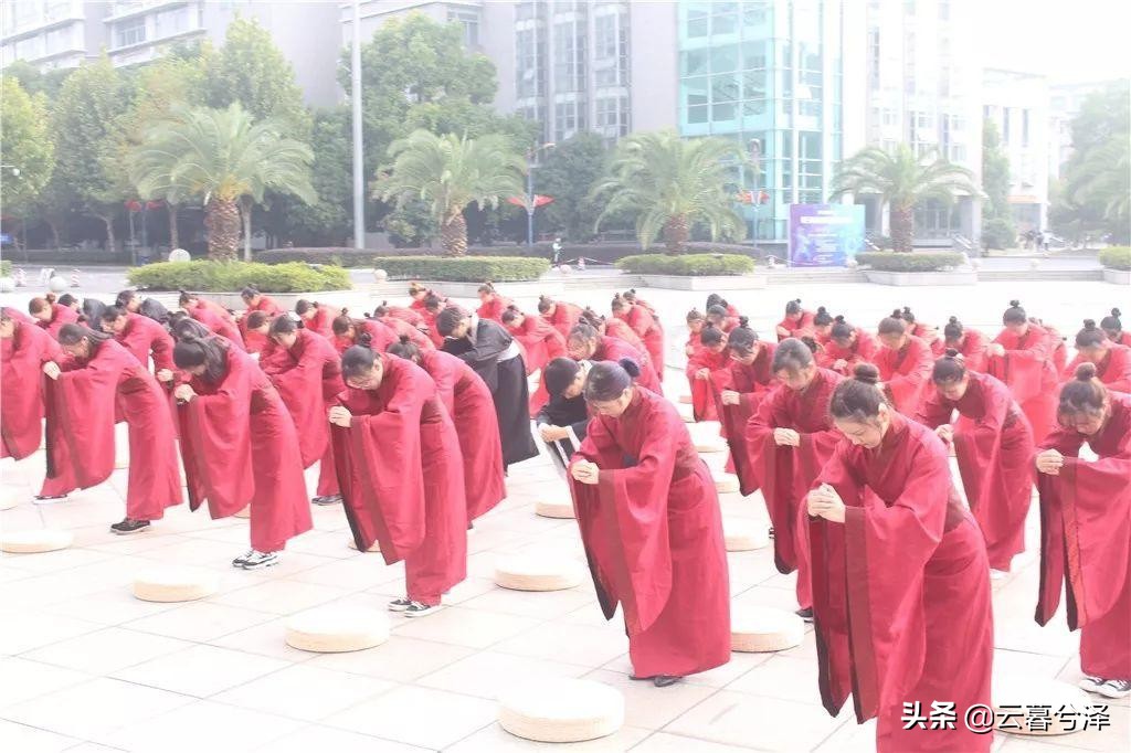 作揖和拱手礼的区别是什么,作揖和拱手哪个礼貌好