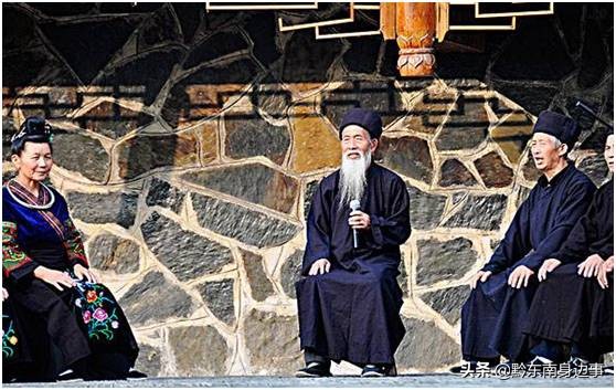 黔东南大山里的自然苗寨,雷山陡寨村图片