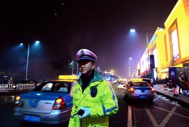 驾驶证违章没有处理能清分吗,驾驶证违章已清零怎么还显示扣留