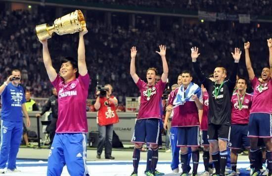 沙尔克04蒿俊闵视频,蒿俊闵时期沙尔克04队员名单