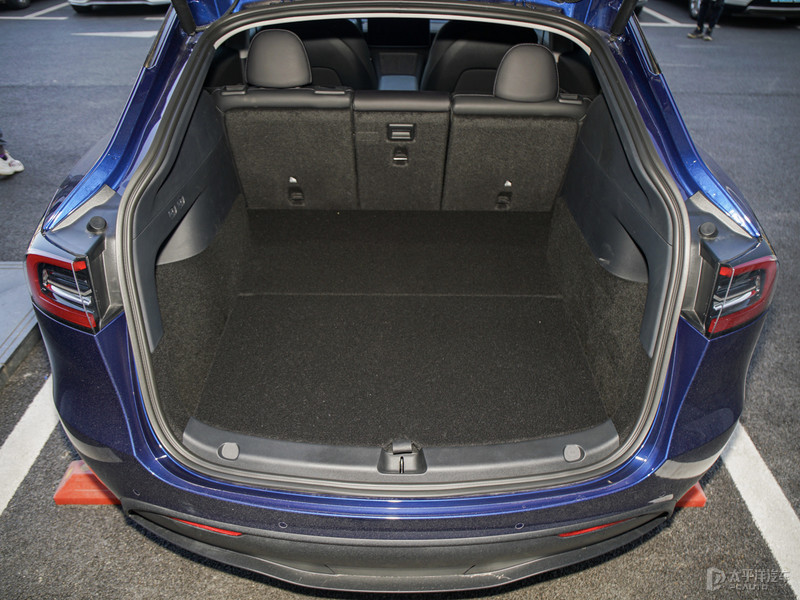 特斯拉高性能版model3加速感受,特斯拉modelyperformance试驾