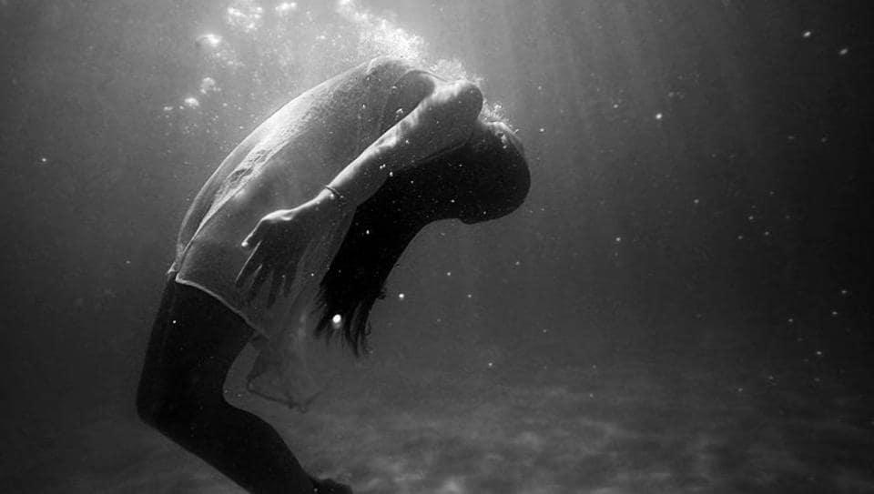 澶栧浗鐢峰瓙杞︾ジ鍘讳笘鐏甸瓊鍑虹獚,鍥藉鐢峰瓙鎰忓韬骸