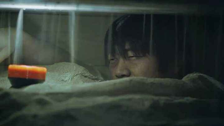 当你醒来发现自己在棺材里,当你醒来时被埋土里怎么办