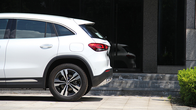 奔驰gla200百公里加速,奔驰gla200排量多大