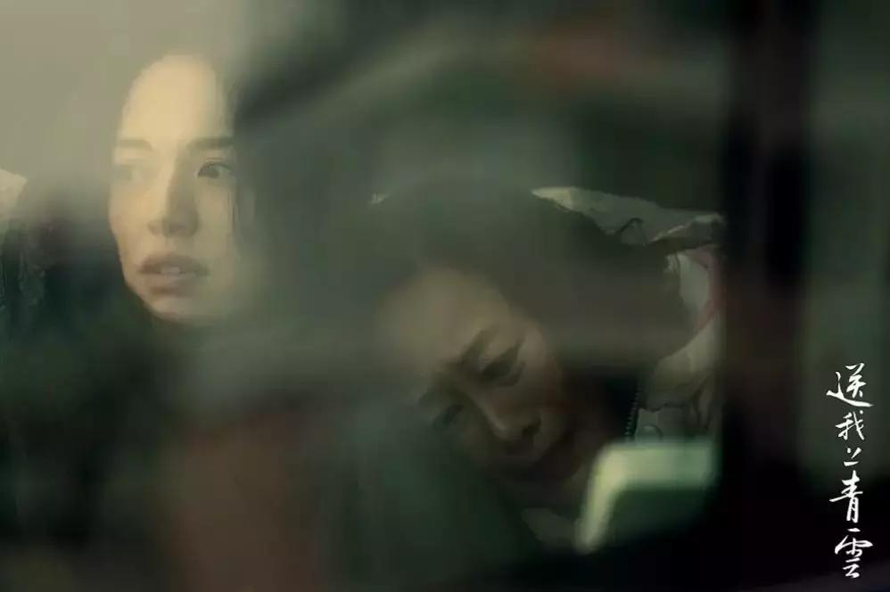 姚晨突然在微博大尺度谈“性”上热搜,背后的真正原因让人感慨