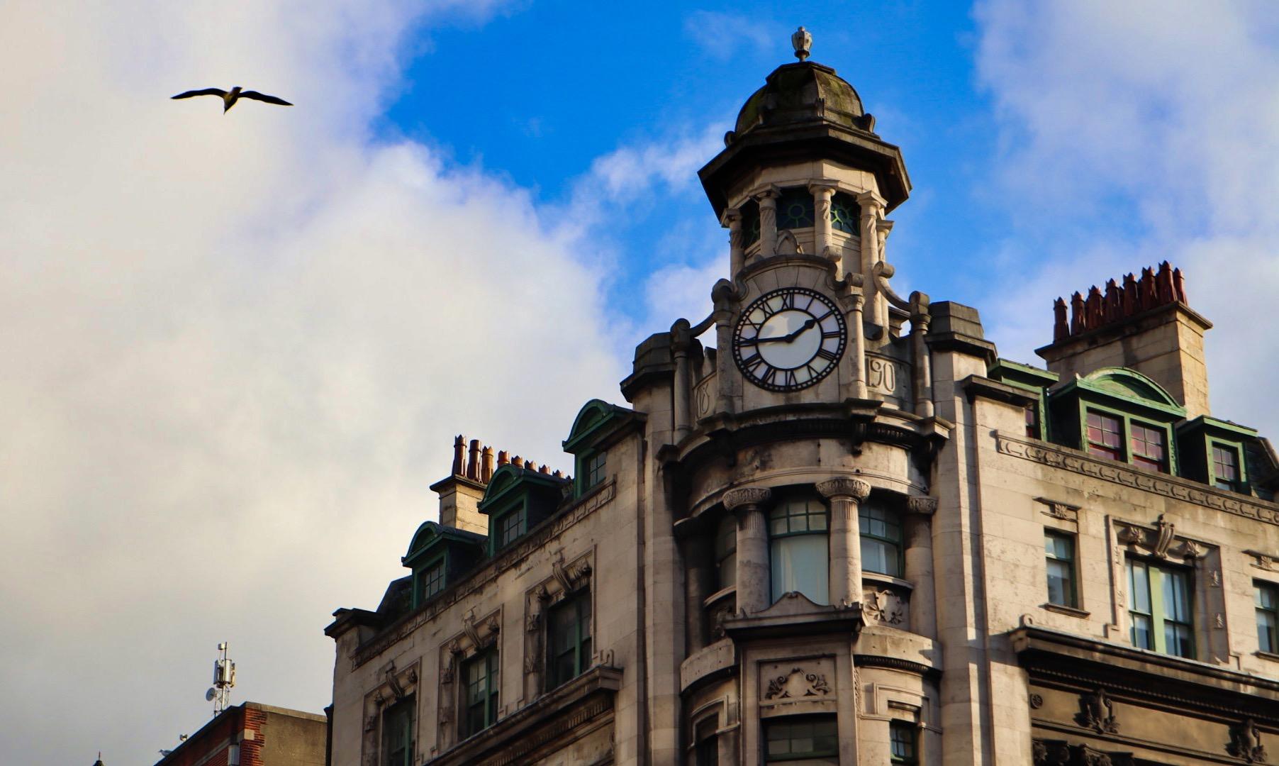 票价100块的欧洲超短线！座椅比国内廉航还窄，坐几分钟都受不了