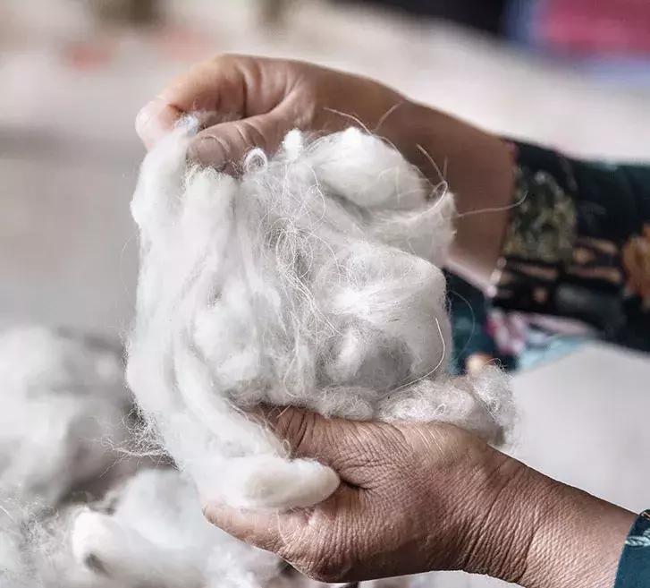 一件针织衫要六位数?能穿它的人不仅真壕还低调!