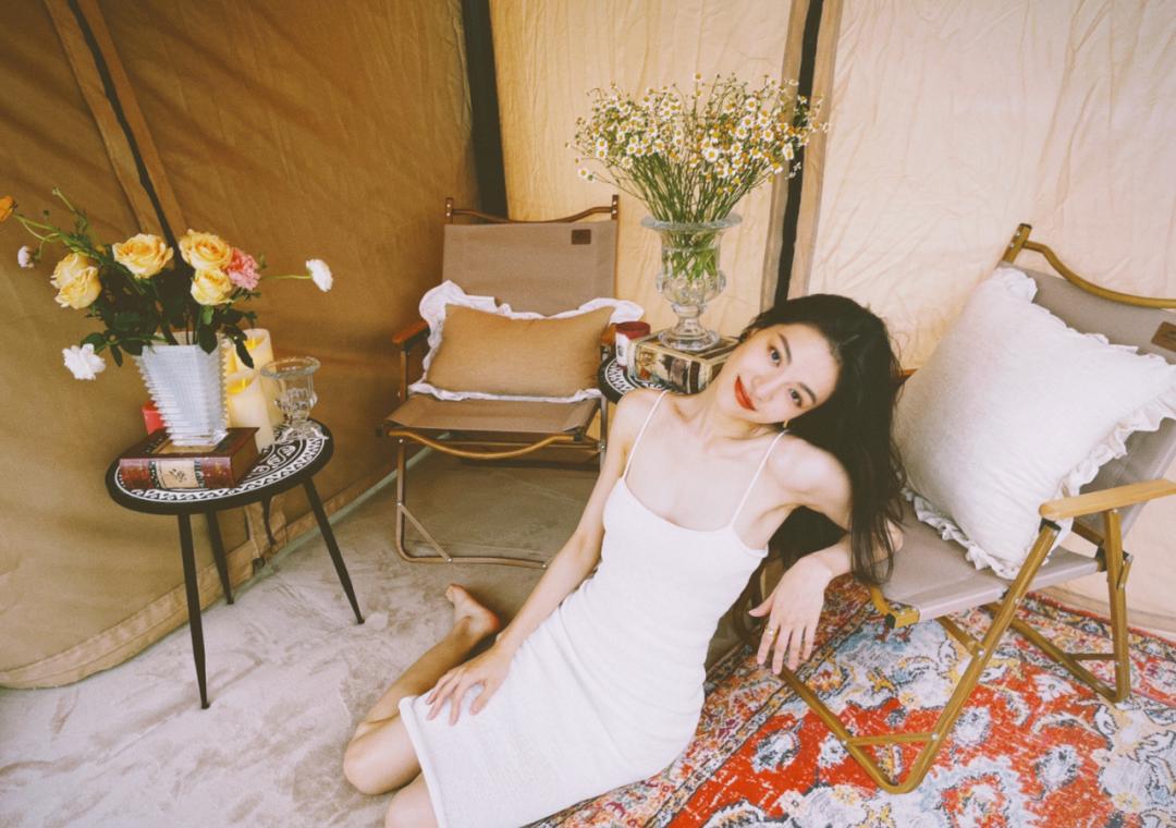 欧阳娜娜王牌对王牌第四季穿裙子,欧阳娜娜的时装周穿搭气质又高级