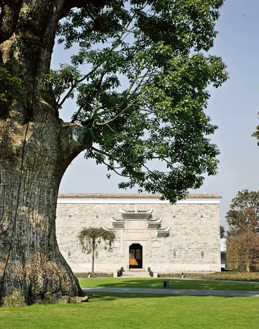 一晚80000，历时10年，耗资33亿的上海安缦，...