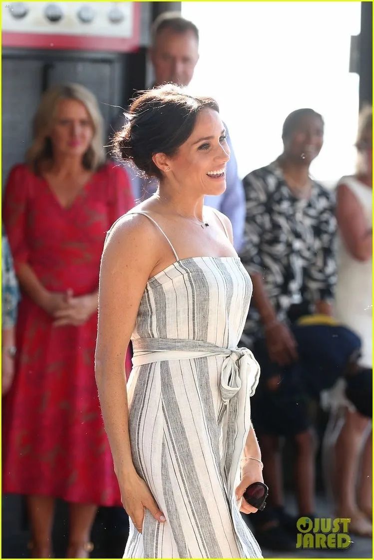 梅根和英国王室打起了媒体战,梅根含泪谈英国王室