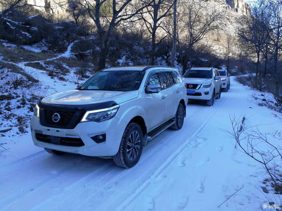 途达2021款2.5t柴油版越野视频,2021款途达四驱七座越野视频