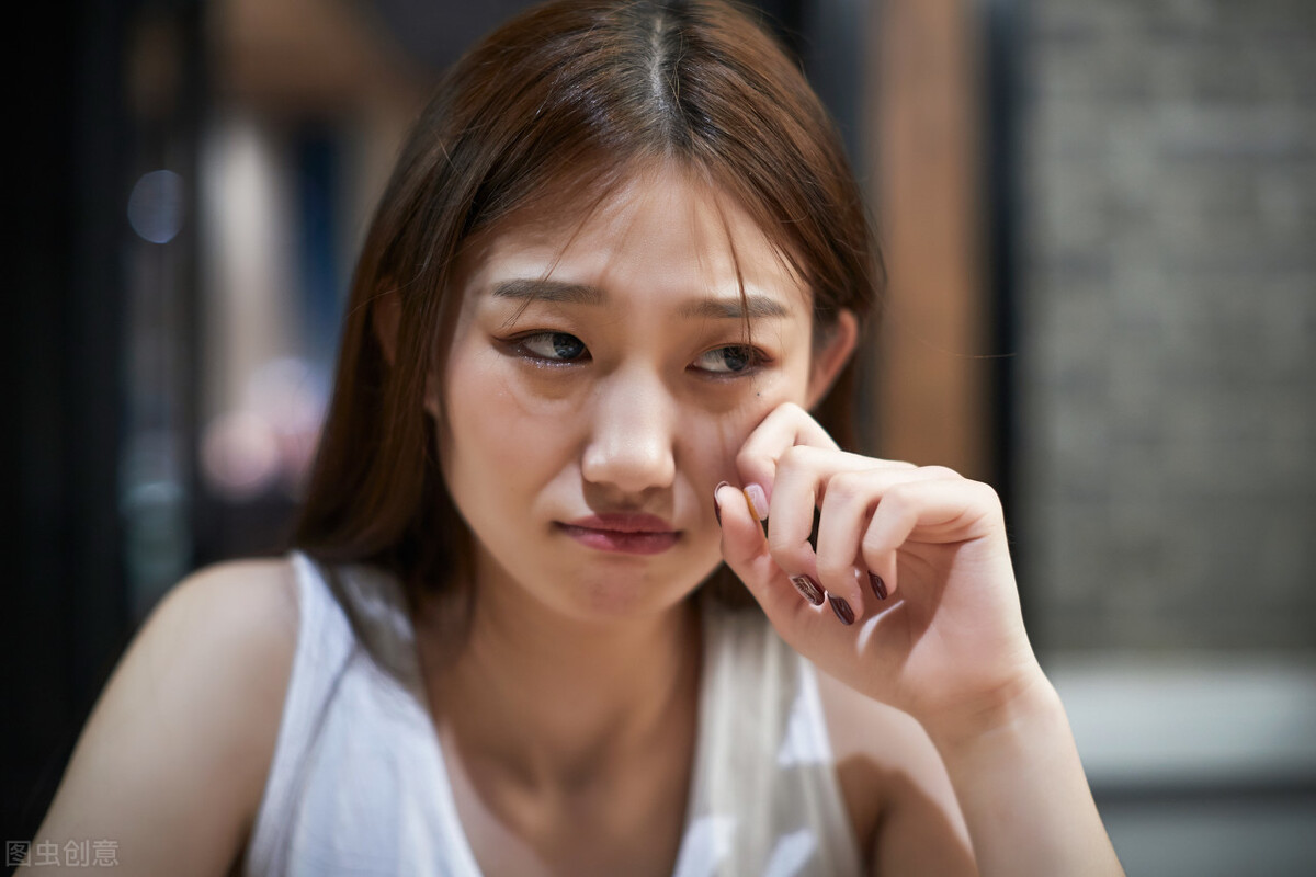 同事工作中受委屈了怎么安慰,形容工作中受委屈憋屈的句子