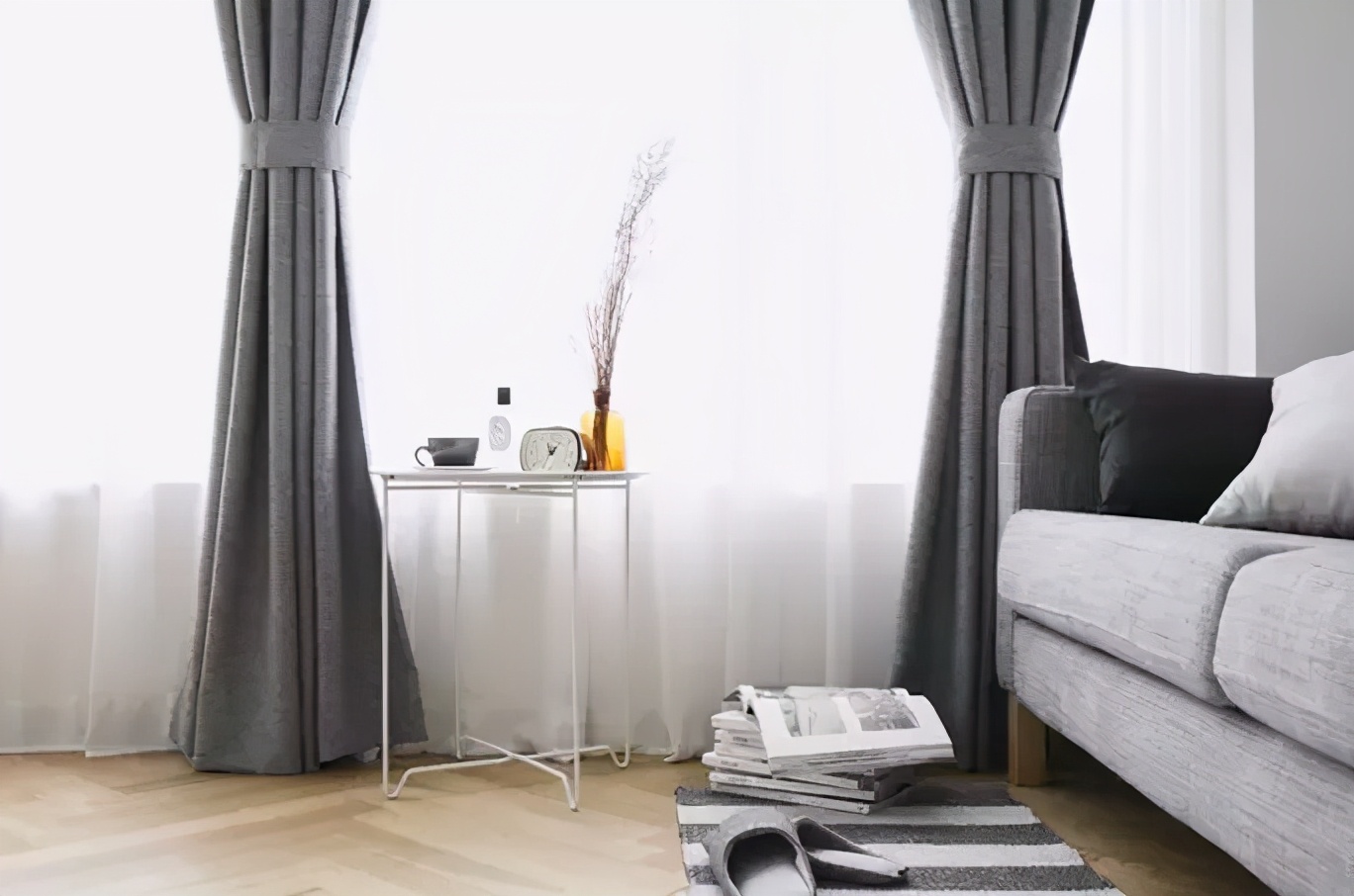 选窗帘要纯色的好还是拼接的好呢,选窗帘都比较在意哪些方面