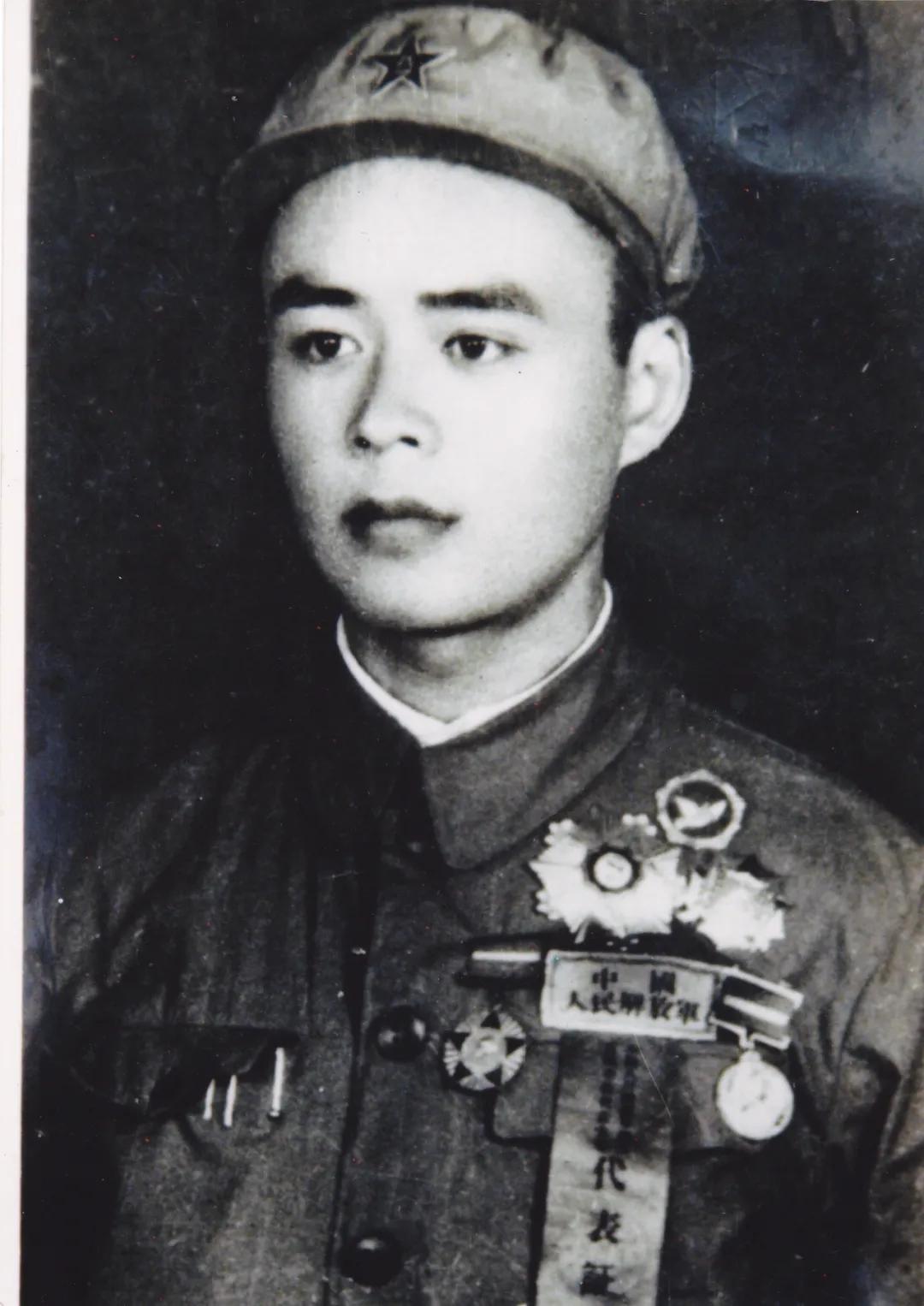 黄继光战友回忆黄继光牺牲过程,老兵讲解黄继光英雄事迹原视频