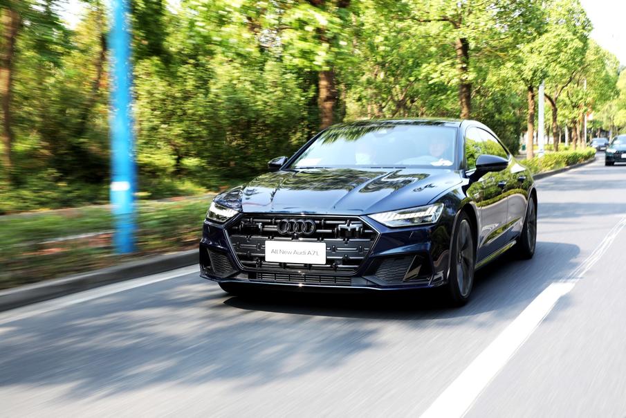 3.0v6全时四驱空气悬挂车型,全系空气悬架6种排量轿跑