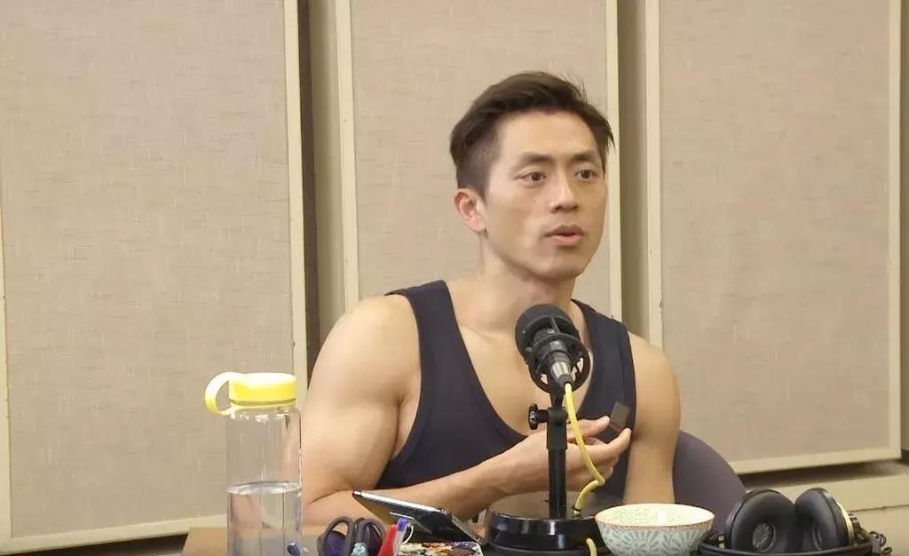 tvb花旦晒与老公合照庆结婚三周年,tvb名嘴年轻照