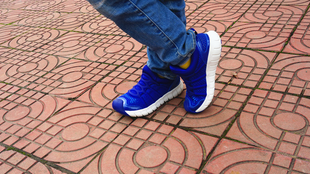 孩子运动鞋十大排名,云弹减震运动鞋2代