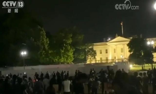 黑人被警察跪压事件升级!被杀之人竟是NBA名宿的“孪生兄弟”?