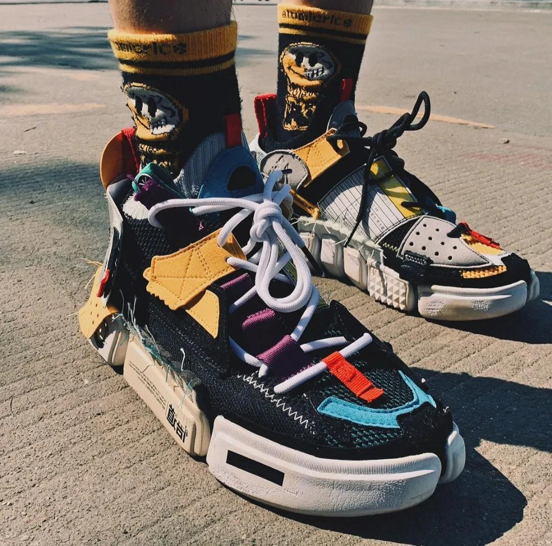 李宁几年前的走秀款！放现在也不过时