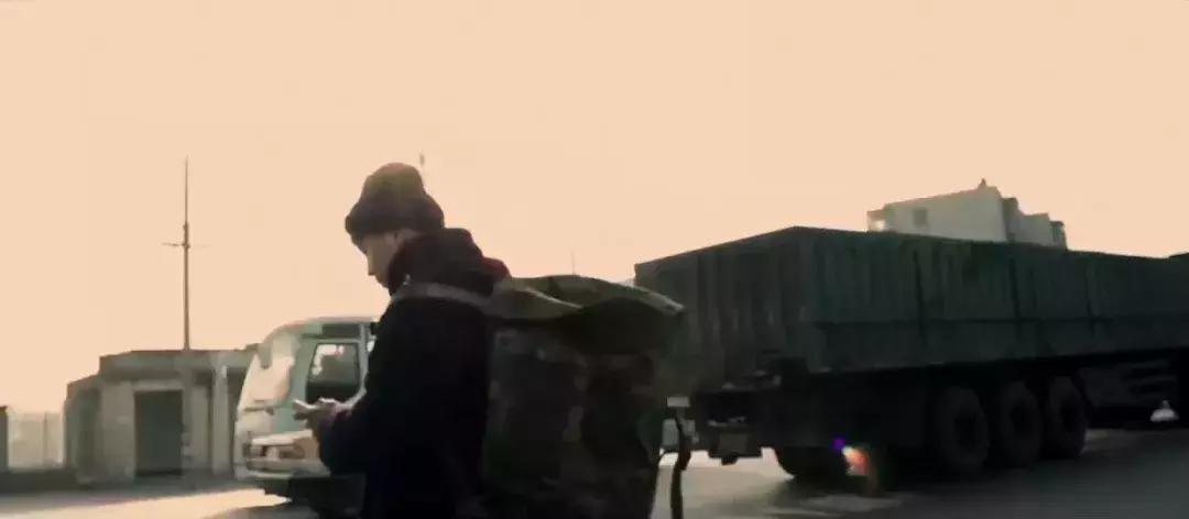 删*片毛**,讲荤段子,还不洗澡,但他教出的学生却能为刘德华写歌