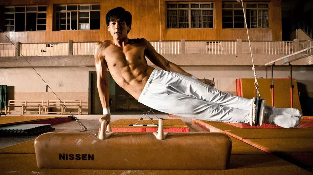 亲爱的热爱的韩商言腹肌,韩商言露出全部腹肌