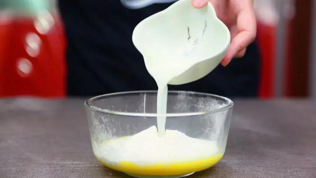 宝宝喝的奶粉消化不了怎么办,宝宝喝不完的奶粉怎么办