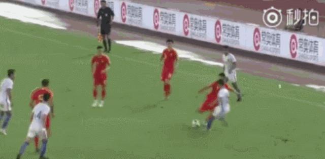 韦世豪恶劣飞铲动作惹众怒，国足险将中国杯友谊赛踢成“友尽赛”