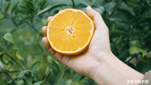 树上的草莓果冻,泰国水果树上结的果冻