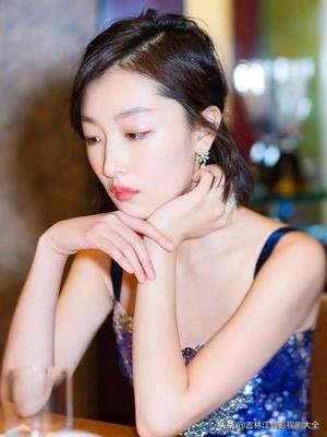 新世界周冬雨演谁,新世界周冬雨红袄