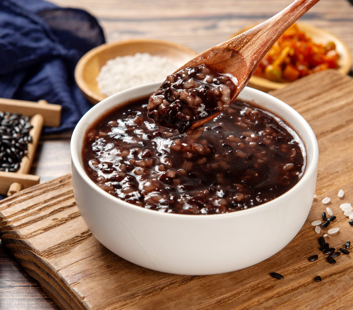 食用碱与小苏打使用上有什么区别,食用碱和小苏打在使用方面的区别