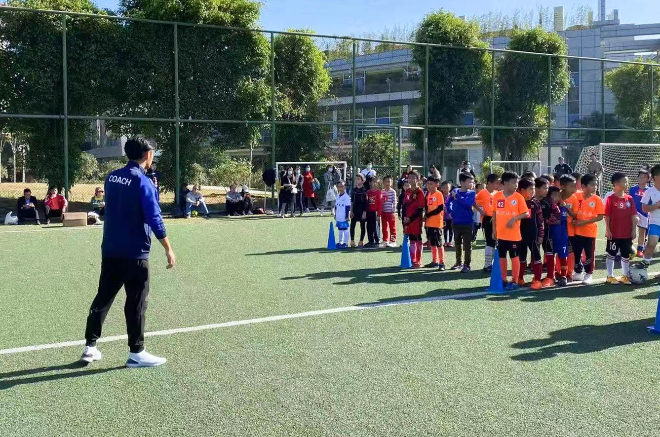 黑科技战靴亮相深圳青少年创意足球周，大数据提升孩子踢球兴趣