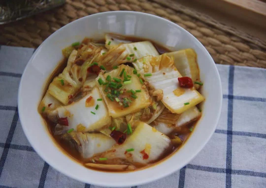 白菜帮做辣白菜,腌制酸辣白菜帮的快捷做法