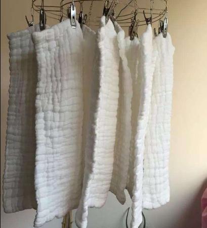 秋天宝宝护理皮肤的方法,秋天干燥给宝宝抹润肤霜