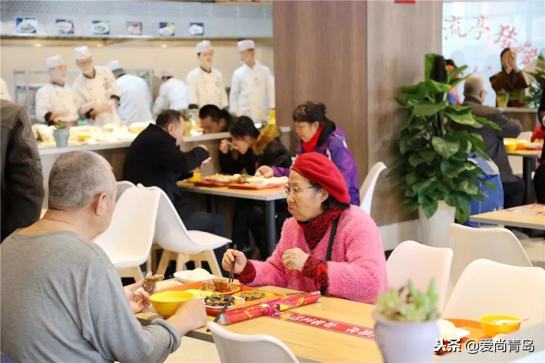 青岛社区助老食堂,青岛60岁老人自助餐半价的餐厅