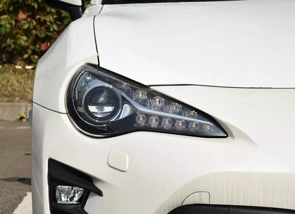 鐨疄鑰愮敤鎿嶆帶鎬уソ鐨勬墜鍔ㄦ尅杞﹀瀷,26涓囨墜鍔ㄦ尅