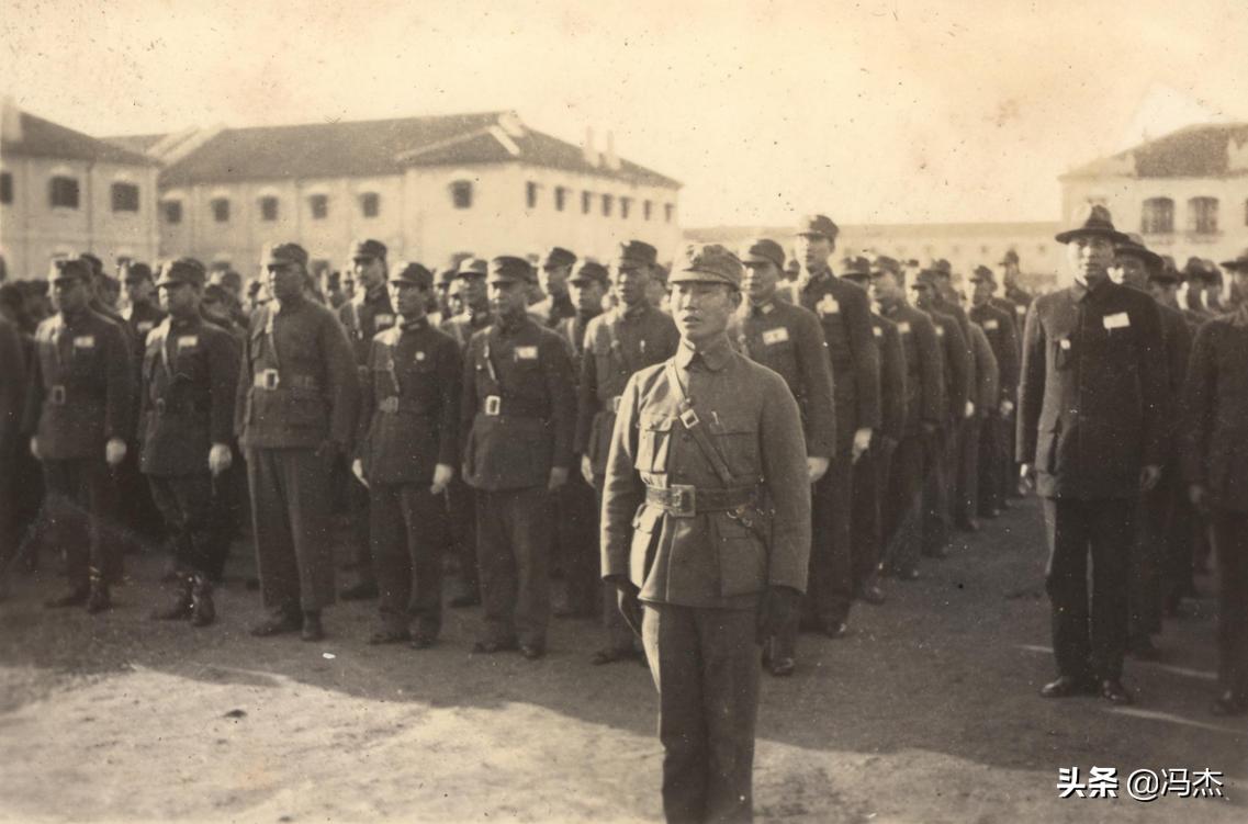 张学良如此配合蒋介石、陈诚整军，你觉得东北军亏不亏？