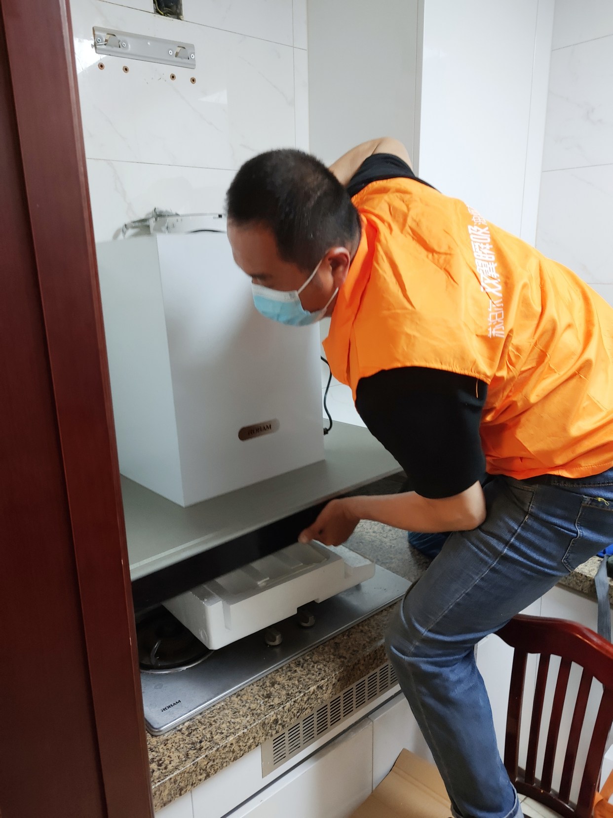 大家电在实体店买还是网上买 (大家电在网上买还是实体店)