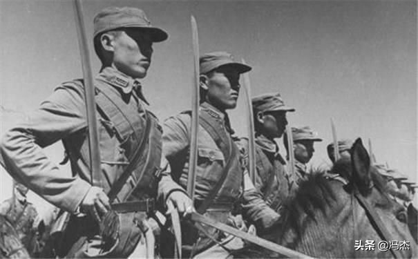 张学良如此配合蒋介石、陈诚整军，你觉得东北军亏不亏？