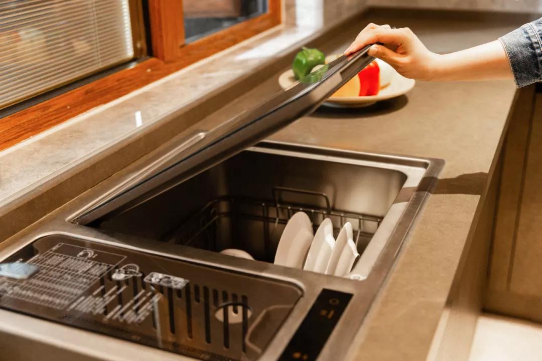 “技术流”的万和为什么总是讲不好“高端化”故事？