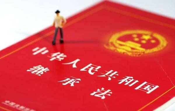 夫妻共同财产一方去世由谁继承,夫妻一方死亡后财产