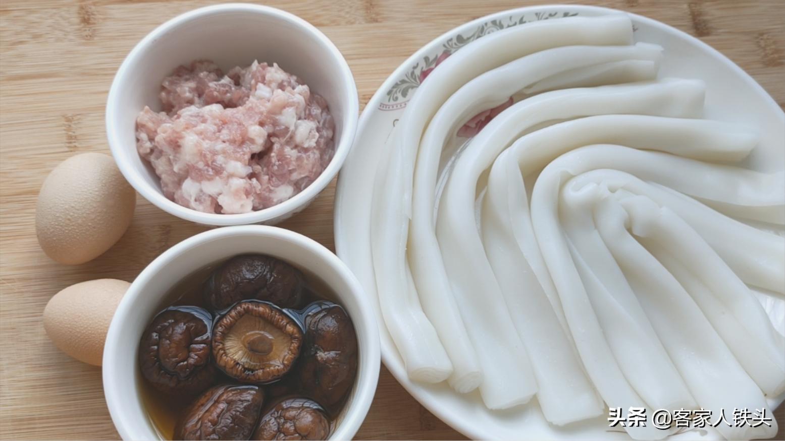 早餐猪肠粉的制作方法,猪肠粉的做法好吃家常菜