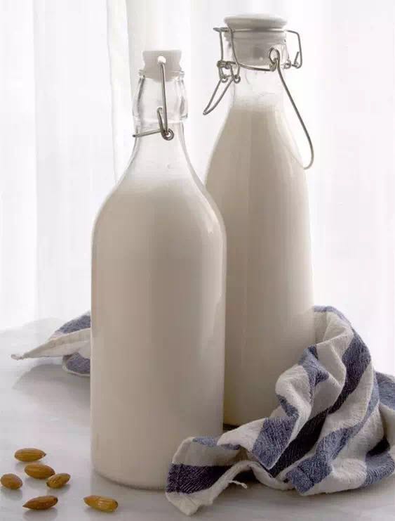 放久的白衣服发黄了怎么可以洗白,白衣服发黄洗白小窍门简单的方式