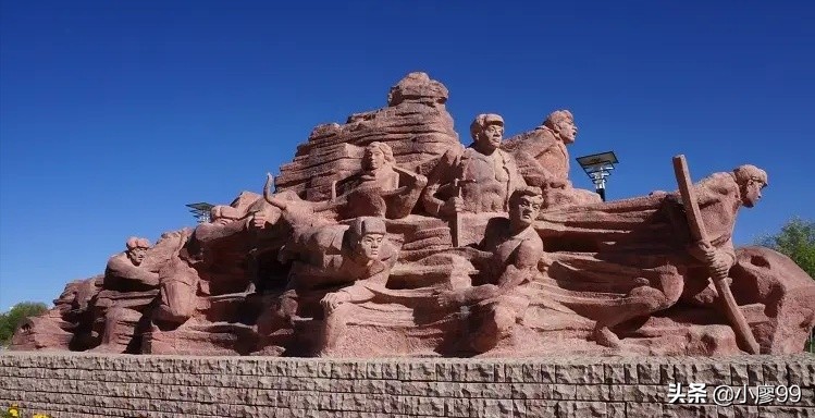 在广袤的戈壁滩建造一座城市,格尔木戈壁滩