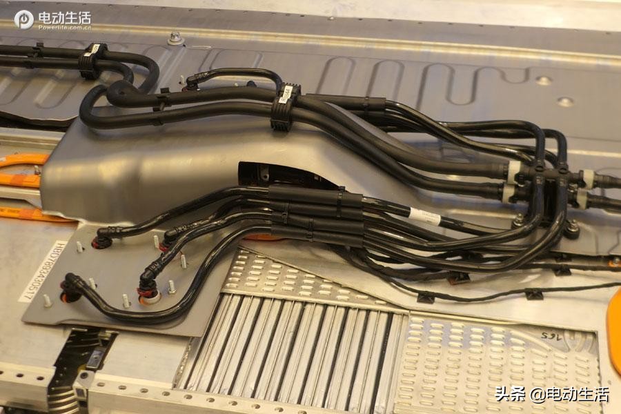 奔驰eqe科技,奔驰科技最新