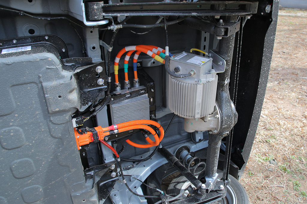 宏光miniev底盘,五菱宏光miniev升高底盘