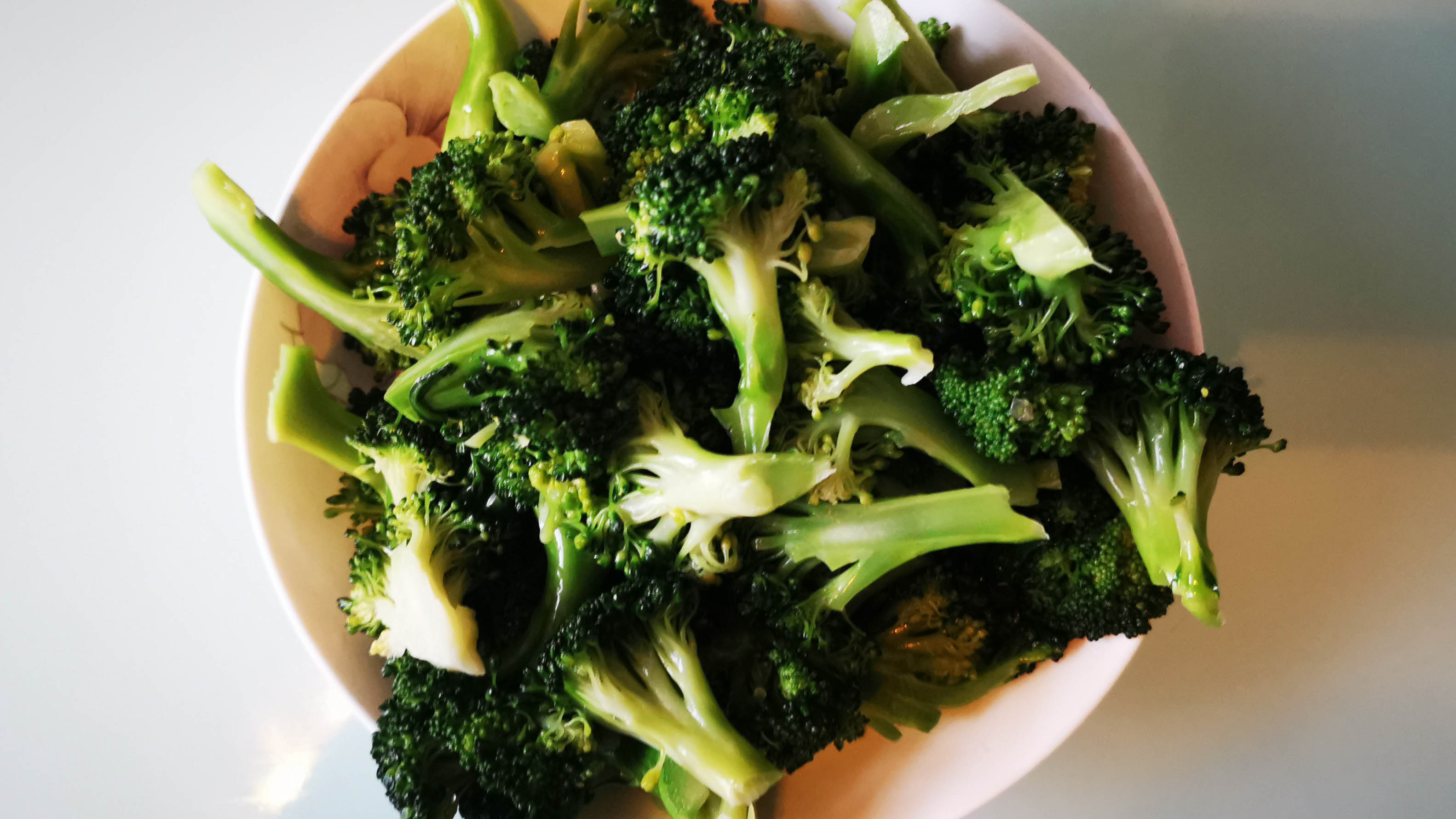 白灼西兰花怎么清洗和处理,怎样清洗西兰花才能洗得干净呢