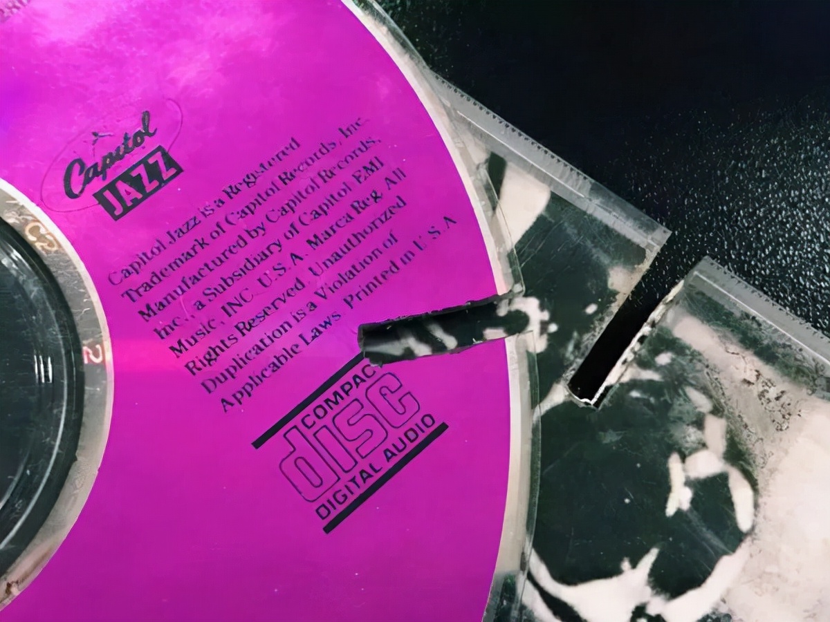 一家面临倒闭的书店,一家书店引起的血案