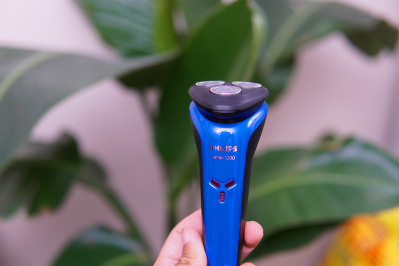 飞利浦小旋风剃须刀使用教程,飞利浦小旋风1000剃须刀评测